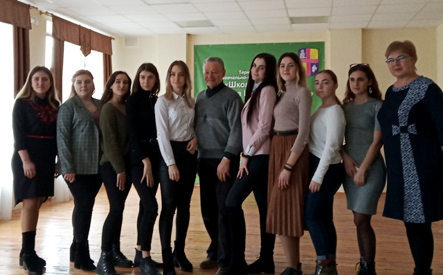 Ековолонтери- студенти 31 групи хіміко-біологічного факультету з головою ГО Екоальянс Філем Олександром Григоровичем